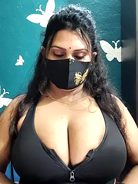 Mahi_Baby_Sexy Adlı Modelin Canlı XXX Sohbeti