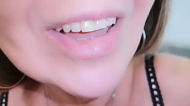 LadyAndTransy ওয়েবক্যাম শো