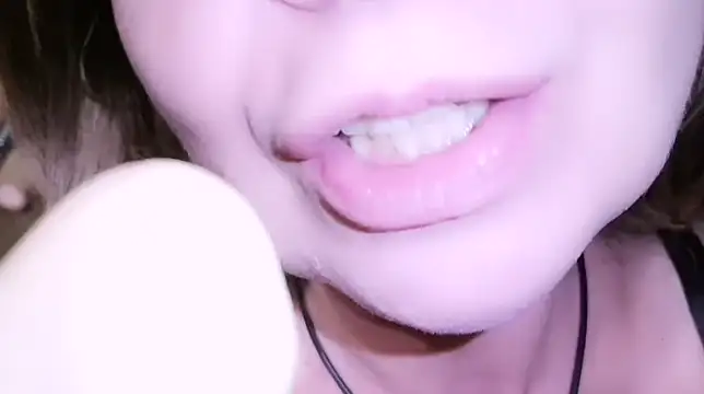LadyAndTransy Show in webcam