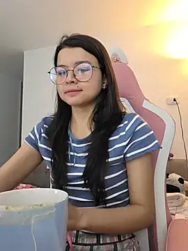 Chat +18 de azumiichan ao vivo