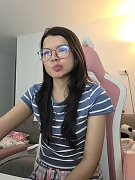 azumiichan Adlı Modelin Canlı XXX Sohbeti