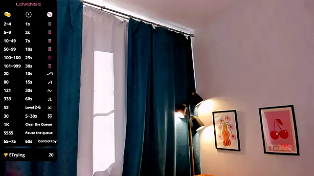 LanaBlu_'s Live Chat Room