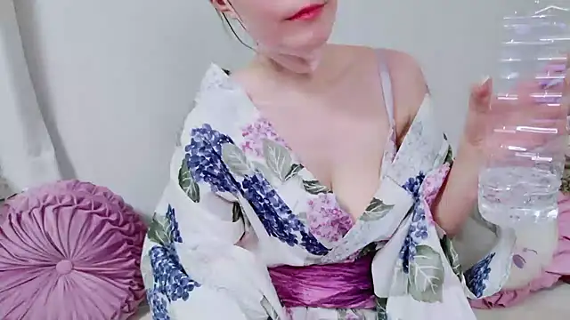 xoSERIxo Adlı Modelin Canlı XXX Sohbeti
