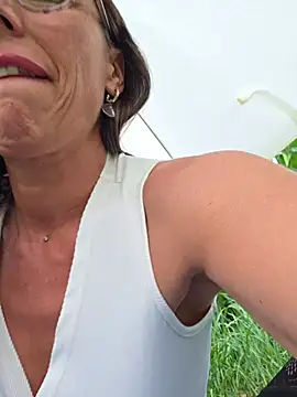 XXX chat uživo modela Klamsine