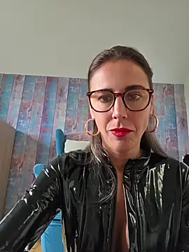 Klamsinen Live XXX chat