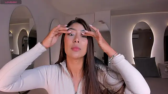 ArianaDumont 即時 XXX 聊天