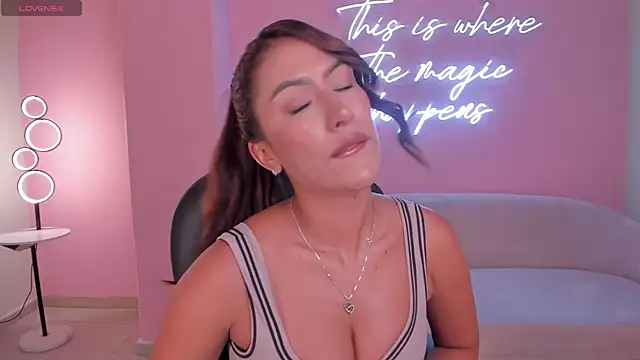 ArianaDumont – Naživo XXX chat