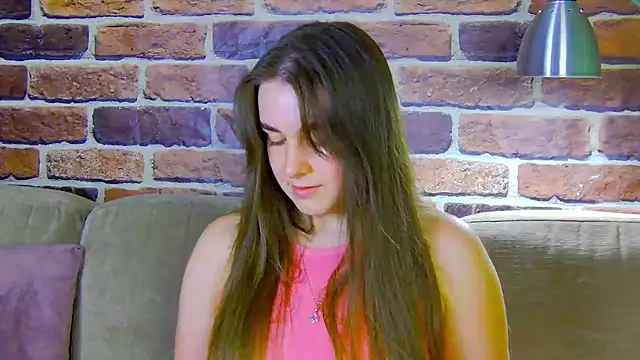 Sofia_Hugs' Webcam Show