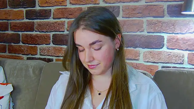 Pokazy przed kamerką – Sofia_Hugs