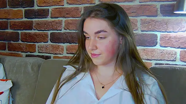 Sofia_Hugs' Webcam Show