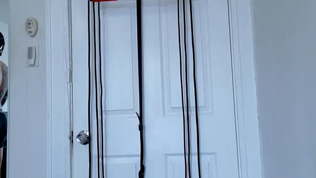 Show modela WyattBBC na web-kameri