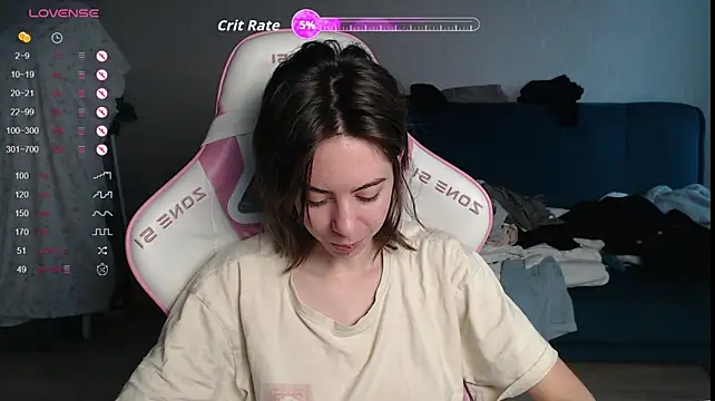 Show modela Allie_Hazie na web-kameri