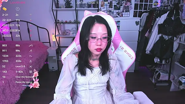 ashleywowmeowのライブXXXチャット