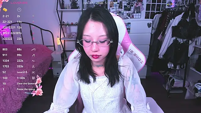 ashleywowmeow's Live XXX Chat