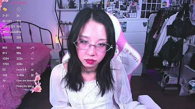 XXX chat uživo modela ashleywowmeow