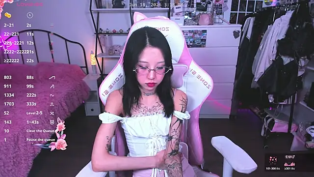ashleywowmeow's Webcam Show
