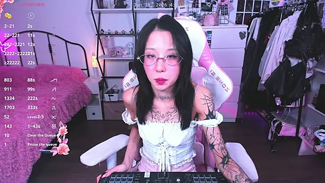 ashleywowmeow Adlı Modelin Canlı XXX Sohbeti