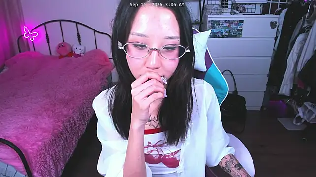 Chat XXX Live ashleywowmeow