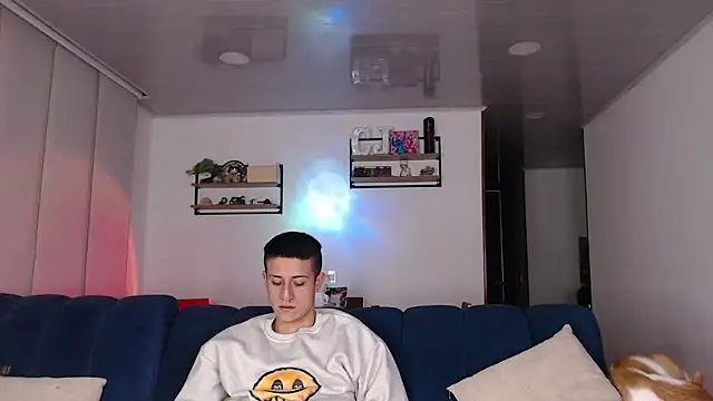 ashely_ryan24 Adlı Modelin Canlı XXX Sohbeti