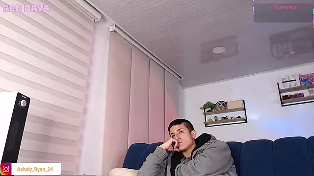 ashely_ryan24のライブXXXチャット