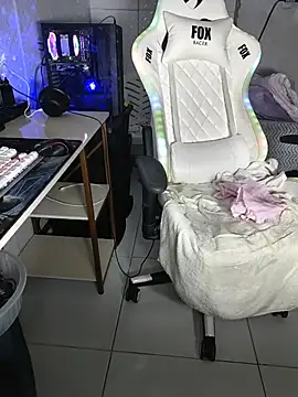 Živá chatovací místnost Fetichista23