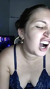 Show de Fetichista23 na webcam