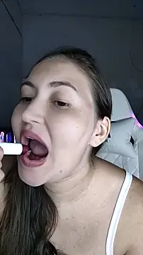 Show de Fetichista23 na webcam