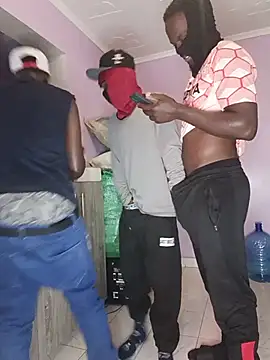 Bantanaboy3 Show in webcam