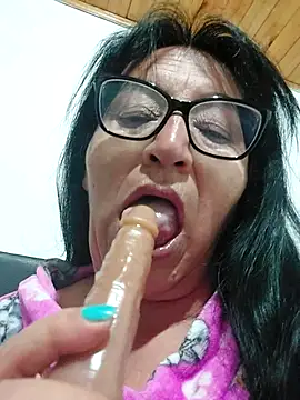 clarita_01 Show in webcam