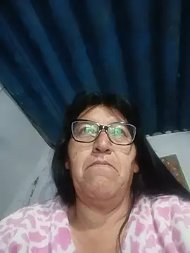 clarita_01 Show in webcam