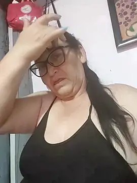 clarita_01: διαδικτυακό σόου στην κάμερα