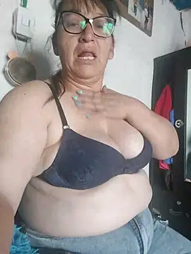 clarita_01's Webcam Show