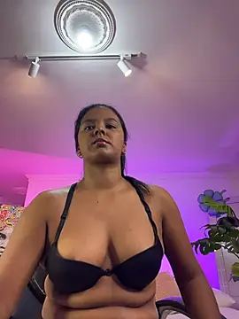XXX chat uživo modela JANYLOVE__