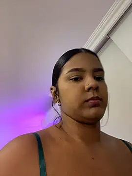 Chatroom XXX en direct de JANYLOVE__