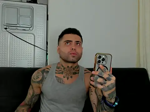 Eroxxx1327 webcam show