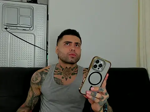 הופעת וובקאם של Eroxxx1327