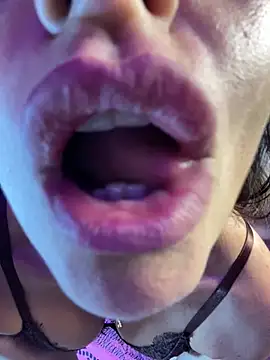 MartinaRiva's Webcam Show
