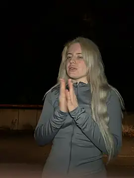 הופעת וובקאם של Holly-Glamour