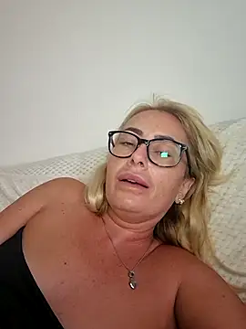 Molliexo webcam show