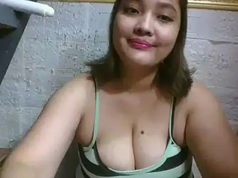 Sweet_Smile028 Adlı Modelin Canlı XXX Sohbeti