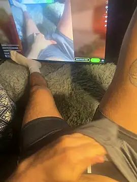 Daniel2zuZ Show in webcam