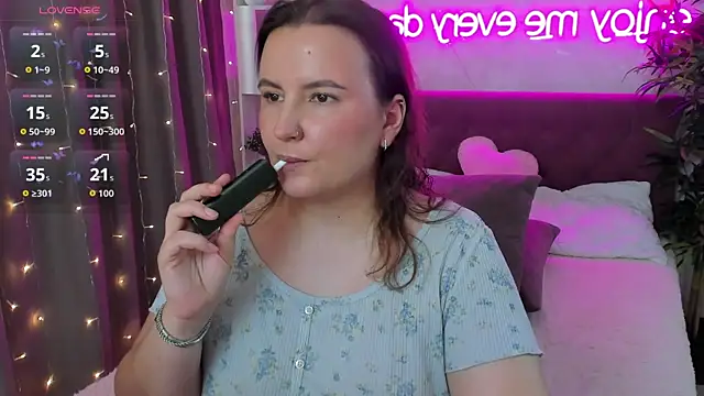 FeralPeach élő XXX-chatje