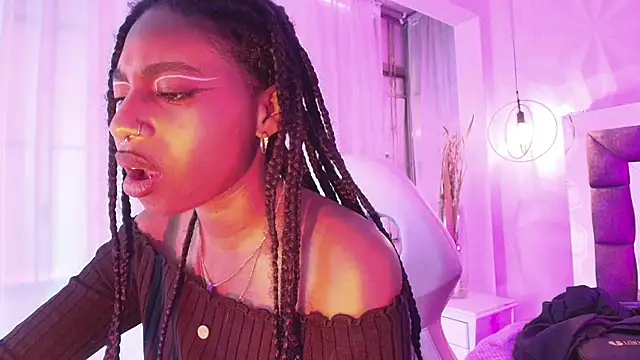 Chat XXX ao vivo de Queen_perla_