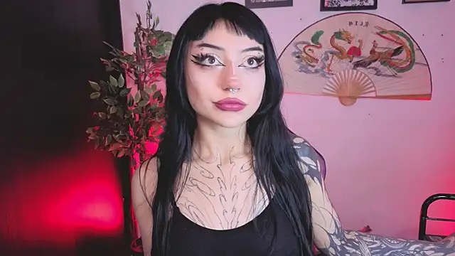 צ'אט XXX בשידור חי של catipetite