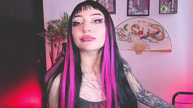 catipetite Adlı Modelin Canlı XXX Sohbeti