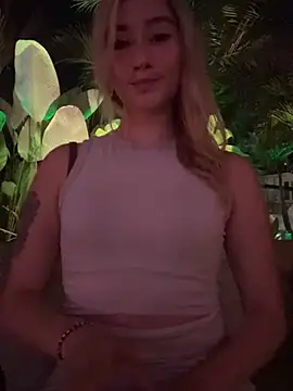 הופעת וובקאם של MaryDeniro