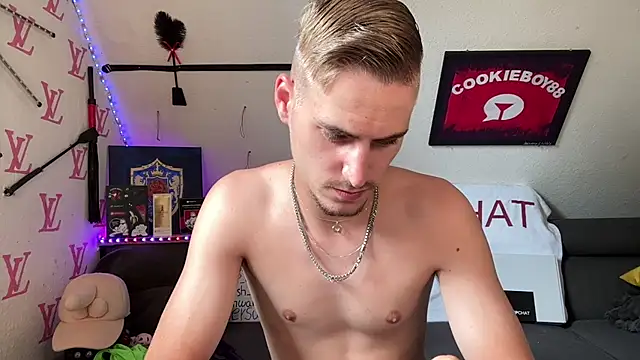 Pokazy przed kamerką – Cookieboy88