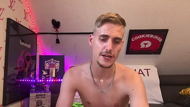 Show modela Cookieboy88 na web-kameri