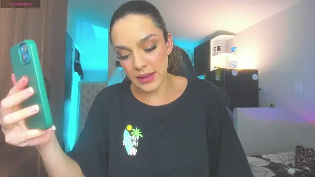 mariiahneedles 网络视讯表演