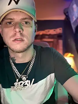 traejddd webkamerás műsora